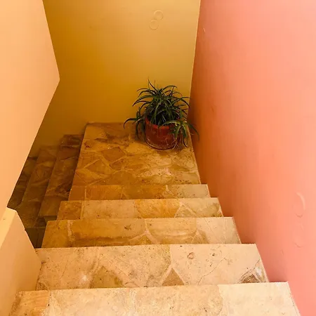 Lugrezia Sea View Méson Yerakaríon