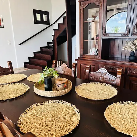 Lugrezia Sea View Méson Yerakaríon